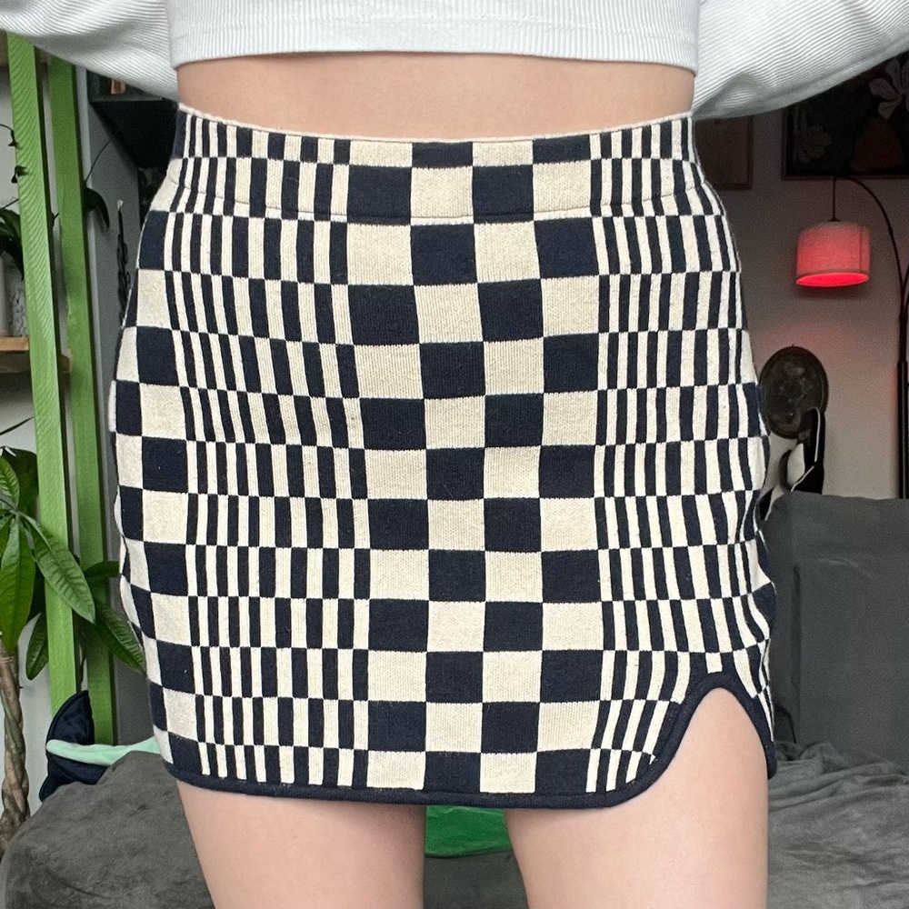 Urban Outfitters checkered mini skirt soft stretchy knit fabric